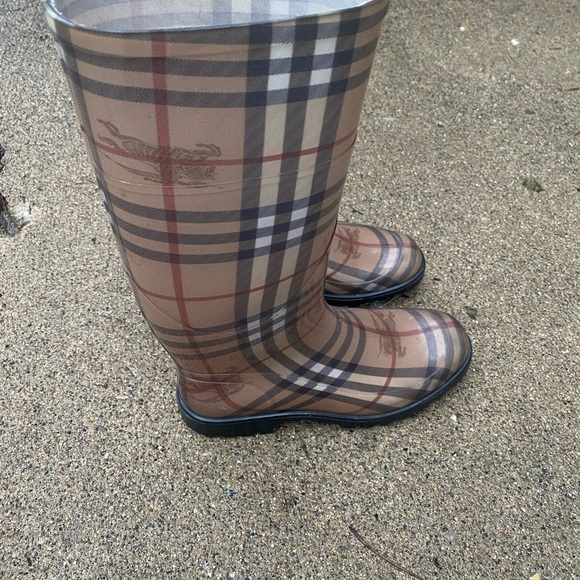 Authentic Burberry Rainboots - Picture 3 of 5